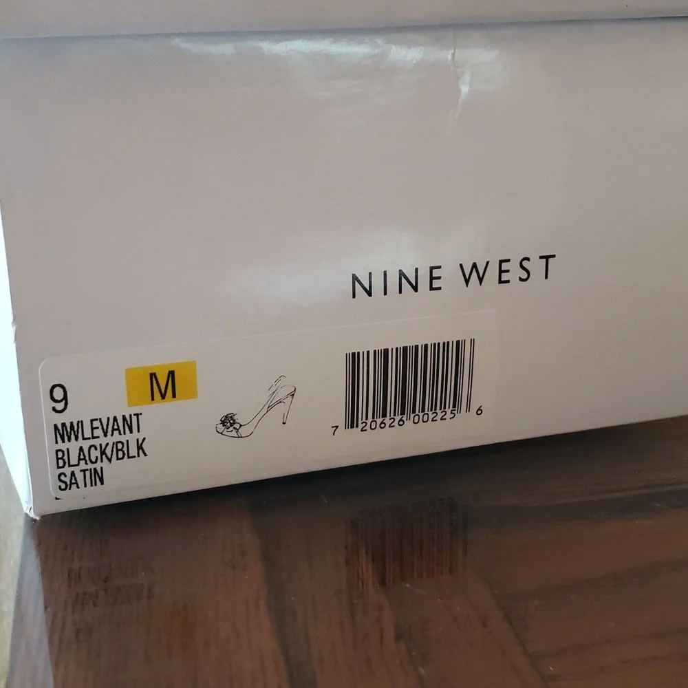 Nine west black open toe heel - Picture 6 of 6